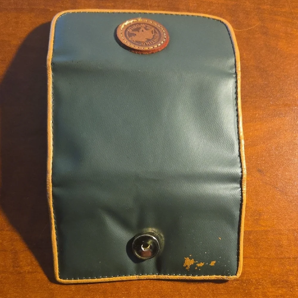 Hunting World Green Leather Key Wallet with Brown Logo